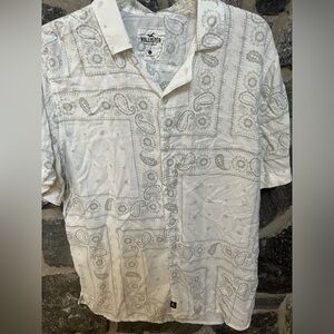 Hollister button down paisley print barely worn large